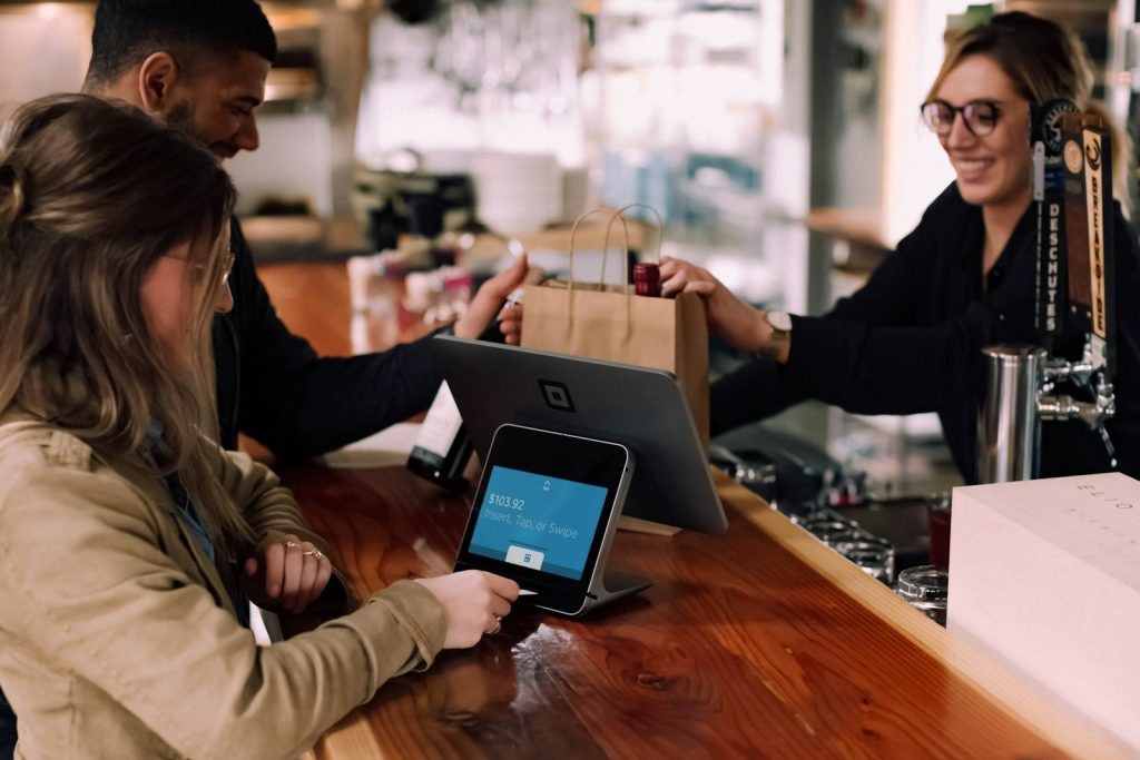 Ventajas de tener una página web en Ecuador para pequeños comerciantes y pymes